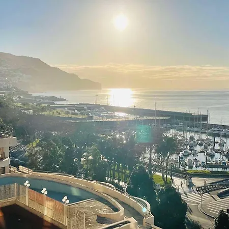 Center Marina View Gold *